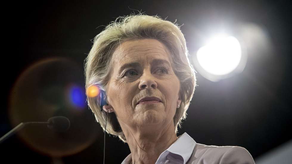 epa10046023 European Commission President Ursula von der Leyen speaks during a press conference after meeting with Czech Prime Minister Petr Fiala and Czech government during College of the European Commission visit on the very first day of the Czech Presidency of the EU Council, in Litomysl, Czech Republic, 01 July 2022. The Czech Republic's second presidency of the European Council will begin on 01 July 2022.  EPA/MARTIN DIVISEK