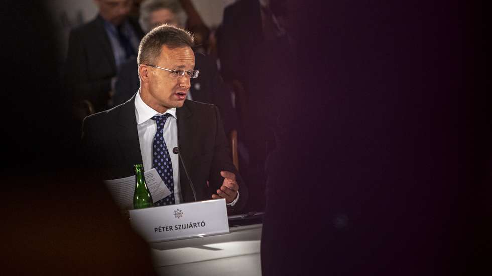 epa10010443 Hungarian Minister of Foreign Affairs and Trade Peter Szijjarto (L) delivers his speech next to Czech Foreign Minister Jan Lipavsky (C) and Lithuanian Foreign Minister Gabrielius Landsbergis (R) during the Indo-Pacific High Level Dialogue, in Prague, Czech Republic, 13 June 2022. Foreign ministers from Czechia, Hungary, Lithuania, Indonesia and East Timor and other representatives from the Indo-Pacific, the EU, the UK, the US and Canada are visiting the Czech Republic as part of the Prague Indo-Pacific Dialogue, which focuses on economic, territorial and digital security issues. The aim of the conference is to promote dialogue between the EU, the Czech Republic and the Indo-Pacific, as one of the priority regions of the Czech EU Presidency.  EPA/MARTIN DIVISEK