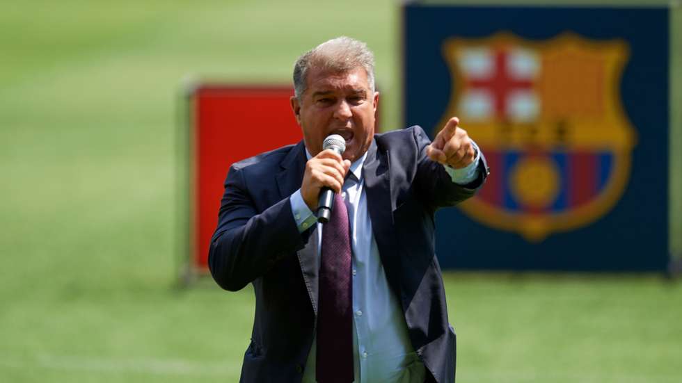 Joan Laporta voltou a pedir calma aos adeptos do Barcelona, garantindo que caso Negreira será arquivado, a apontou de novo a mira ao poder de Madrid