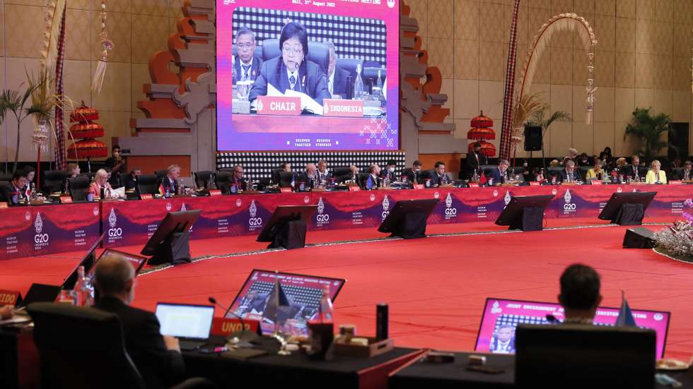 epa10148845 Ministers and head of delegates attend a meeting as Indonesian Environment and Forestry Minister Siti Nurbaya Bakar delivers a speech, during the G20 Environment and Climate Ministerial Meeting in Nusa Dua, Bali, Indonesia, 31 August 2022. Bali hosts the  G20 Environment and Climate Ministerial Meeting on 31 August 2022.  EPA/MADE NAGI / POOL