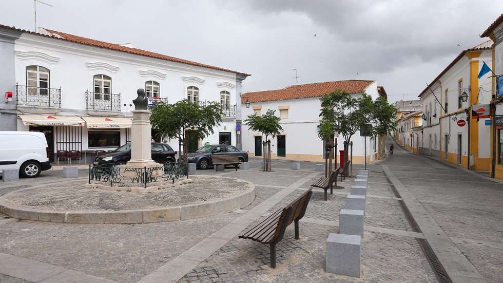 Praça da República em Viana do Alentejo, 05 de maio de 2017. NUNO VEIGA/LUSA