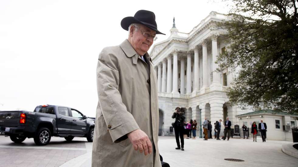 epa08191191 Attorney in the defense team for the Senate impeachment trial of US President Donald J. Trump, Kenneth Starr, departs the US Capitol after the US Senate impeachment trial in Washington, DC, USA, 03 February 2020. The Senate convened to hear closing arguments in the Senate impeachment trial, 03 February, and is expected to hold a vote to acquit or remove US President Donald J. Trump on the charges of abuse of power and obstruction of Congress, 05 February.  EPA/MICHAEL REYNOLDS