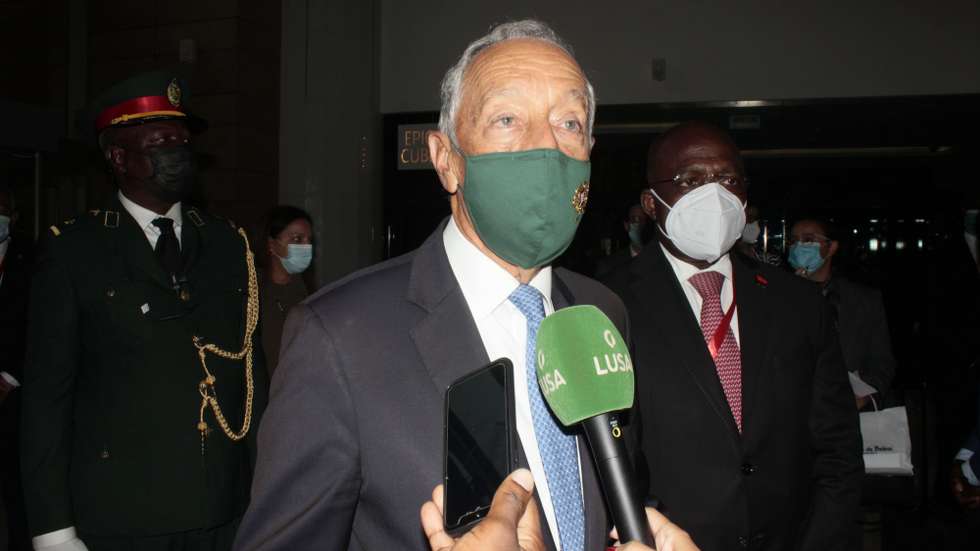 O Presidente da República, Marcelo Rebelo de Sousa à chegada ao aeroporto de Luanda para assistir à investidura do Presidente eleito, João Lourenço, A cerimónia de posse do Presidente está marcado para a próxima quinta-feira, após umas eleições disputadas em Angola, em que os partidos da oposição não reconheceram os resultados oficiais anunciados pela Comissão Nacional Eleitoral e se mostram divididos quanto à tomada de posse, 14 de setembro de 2023. AMPE ROGÉRIO / LUSA