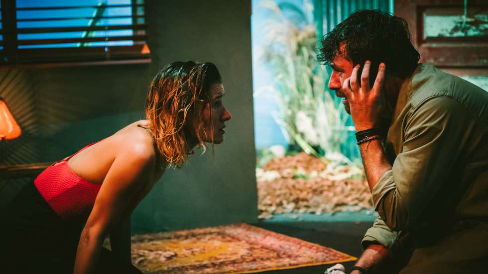 Inês Curado e Pedro Lamares, numa cena de "Estrada de Terra", que também conta com André Júlio Teixeira e Sofia Vilariço no elenco