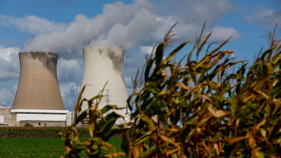 epa10194007 General view of Engie nuclear power plant in Doel, Belgium, 19 September 2022. The Doel Nuclear Power plant is one of two nuclear energy production sites, with Tihange in Belgium being the other, which contains three nuclear power reactors. The operator, Engie, had planned to shut down on 23 September to comply with the law.  EPA/STEPHANIE LECOCQ