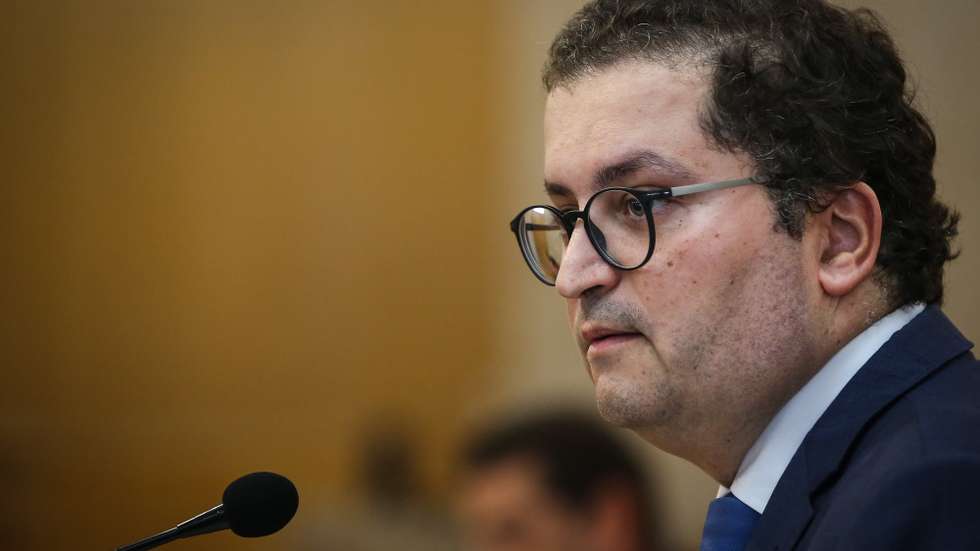 O presidente do grupo parlamentar do Partido Social Democrata (PSD), Joaquim Miranda Sarmento, discursa durante o inicio das jornadas parlamentares do partido, subordinadas ao tema “Acreditar em Portugal”, em Lisboa, 17 de outubro de 2022. RODRIGO ANTUNES/LUSA