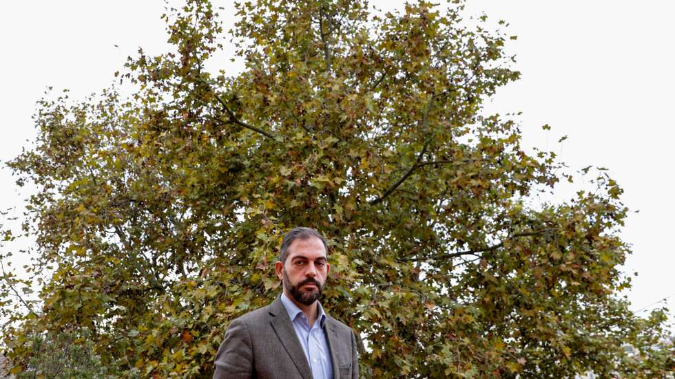 O ministro do Ambiente e da Ação Climática, Duarte Cordeiro, pouco antes de uma entrevista à Agência Lusa, na sede do ministério em Lisboa, 02 de novembro de 2022. (ACOMPANHA TEXTO DA LUSA DE 04-11-2022) TIAGO PETINGA/LUSA