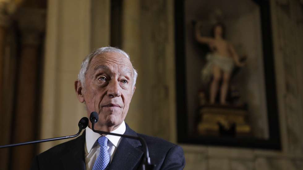 O Presidente da República, Marcelo Rebelo de Sousa, intervém na sessão de encerramento do 4.º Encontro Nacional de Cuidadores Informais, organizado pela Câmara Municipal de Leiria, em parceria com a Panóplia de Heróis - Associação Nacional de Cuidadores Informais, em Leiria, 05 de novembro de 2022. PAULO CUNHA/LUSA