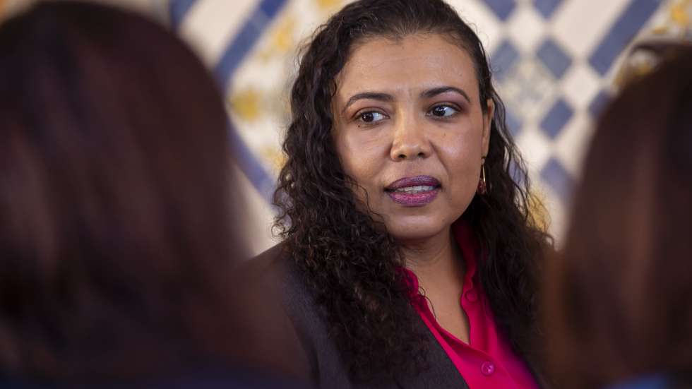 A ministra de Estado e da Defesa Nacional de Cabo Verde, Janine Lélis, durante uma conferência de imprensa conjunta com a ministra da Defesa Nacional, Helena Carreiras (ausente da foto), no Forte de São Julião da Barra,  Cascais, 30 de setembro 2022. A visita decorre até dia 4 de outubro, no âmbito do quadro da cooperação bilateral entre os dois países. JOSÉ SENA GOULÃO/LUSA