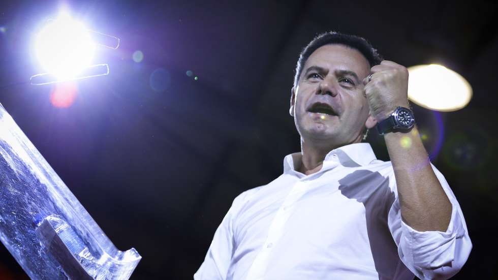 O presidente do Partido Social Democrata, Luís Montenegro, intervém durante a posse da Comissão Política Distrital do Porto, em Penafiel, 19 de novembro de 2022. MANUEL FERNANDO ARAÚJO/LUSA