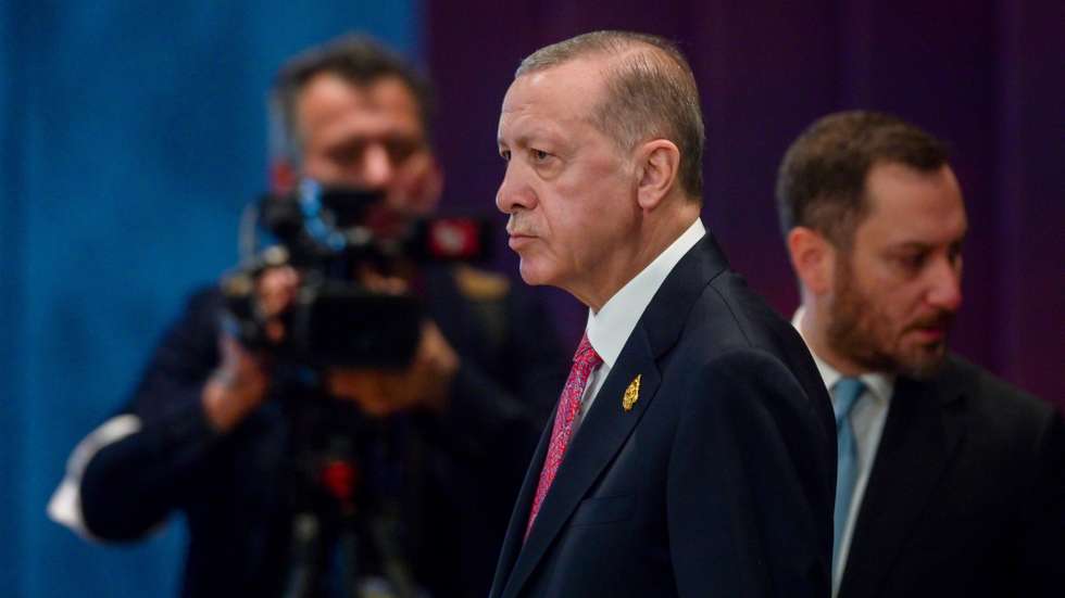 epa10306340 Turkey's President Recep Tayyip Erdogan arrives for the opening of the G20 Leaders Summit in Bali, Indonesia, 15 November 2022. The 17th Group of Twenty (G20) Heads of State and Government Summit runs from 15 to 16 November 2022.  EPA/BAY ISMOYO / POOL