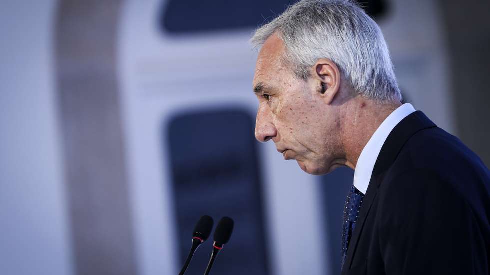 O ministro dos Negócios Estrangeiros, João Gomes Cravinho, discursa durante o encontro Anual do Conselho da Diáspora Portuguesa no Palácio da Cidadela, em Cascais, 21 de dezembro de 2022. RODRIGO ANTUNES/LUSA