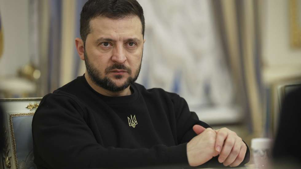 epa10380501 A handout picture made available by the presidential press service shows Ukrainian President Volodymyr Zelensky speaking with French Defense Minister Sebastien Lecornu (not pictured) during their meeting in Kyiv, Ukraine, 28 December 2022. Sebastien Lecornu arrived in Kyiv to meet with top Ukrainian officials amid the Russian invasion.  EPA/UKRAINIAN PRESIDENTIAL PRESS SERVICE HANDOUT HANDOUT HANDOUT HANDOUT EDITORIAL USE ONLY/NO SALES