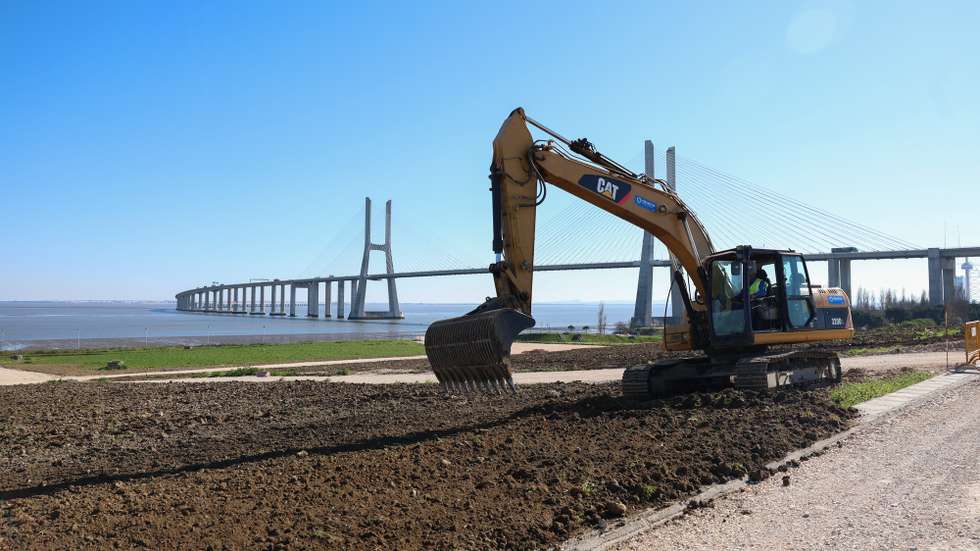 Estaleiro de obras onde vai decorrer a Jornada Mundial da Juventude (JMJLisboa2023) no Parque das Nações, em Lisboa, 25 de janeiro de 2023. Lisboa foi a cidade escolhida pelo Papa Francisco para a próxima edição da Jornada Mundial da Juventude, que vai decorrer entre os dias 01 e 06 de agosto deste ano, com as principais cerimónias a terem lugar no Parque Tejo, a norte do Parque das Nações, na margem ribeirinha do Tejo, em terrenos dos concelhos de Lisboa e Loures. ANTÓNIO COTRIM/LUSA