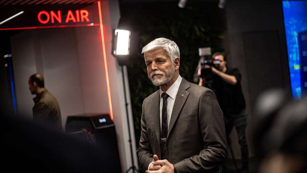 epa10429659 Czech Republic's presidential candidate, former NATO Military Committee chairman Petr Pavel arrives for a televised debate at CNN Prima News in Prague, Czech Republic, 25 January 2023. Pavel will face former Czech Prime Minister Andrej Babis in the second round of the country's presidential election, scheduled to take place on 27 and 28 January 2023.  EPA/MARTIN DIVISEK