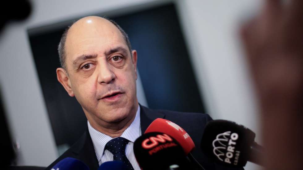 O ministro da Saúde, Manuel Pizarro presta declarações aos jornalistas durante a cerimónia Dia Mundial do Cancro, realizada na sede da Liga Portuguesa Contra o Cancro, Porto 04 de fevereiro de 2023, MANUEL FERNANDO ARAUJO/LUSA