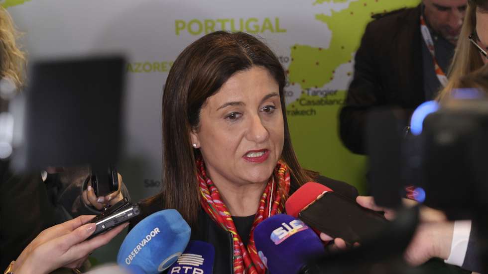 Christine Ourmières-Widener, CEO da TAP, fala à comunicação social durante a sua visita à  BTL - Bolsa de Turismo de Lisboa no  Parque das Nações, em Lisboa, 2 de março de 2023.  MANUEL DE ALMEIDA/LUSA