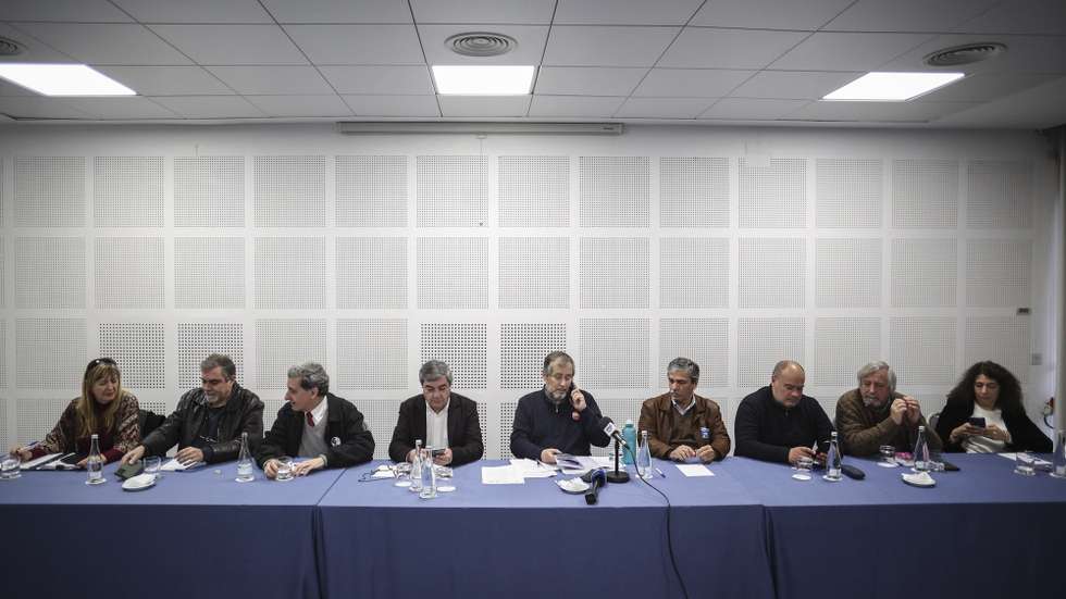 Representantes das estruturas sindicais: ASPL, FENPROF, FNE, SEPLEU, SINAPE, SINDEP, SIPE e SPLIU, durante a conferência de imprensa, onde anunciaram as novas ações de luta que terão sido as mais votadas pelos docentes nas escolas, em Lisboa, 07 de março  de 2023. ANTÓNIO COTRIM/LUSA