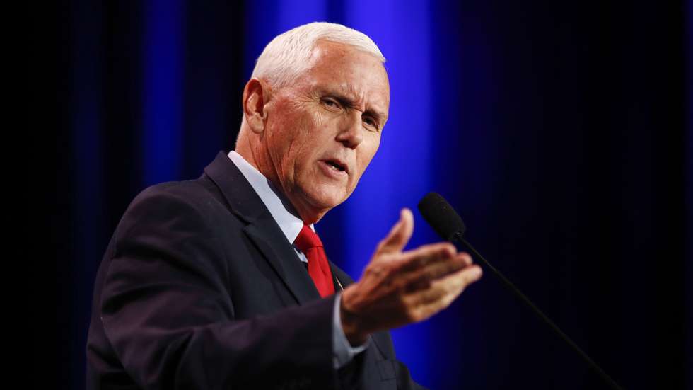 epa10313687 Former US Vice President Mike Pence speaks during the 2022 Republican Jewish Coalition Annual Leadership Meeting at the Venetian hotel and casino in Las Vegas, Nevada, USA, 18 November 2022.  EPA/CAROLINE BREHMAN
