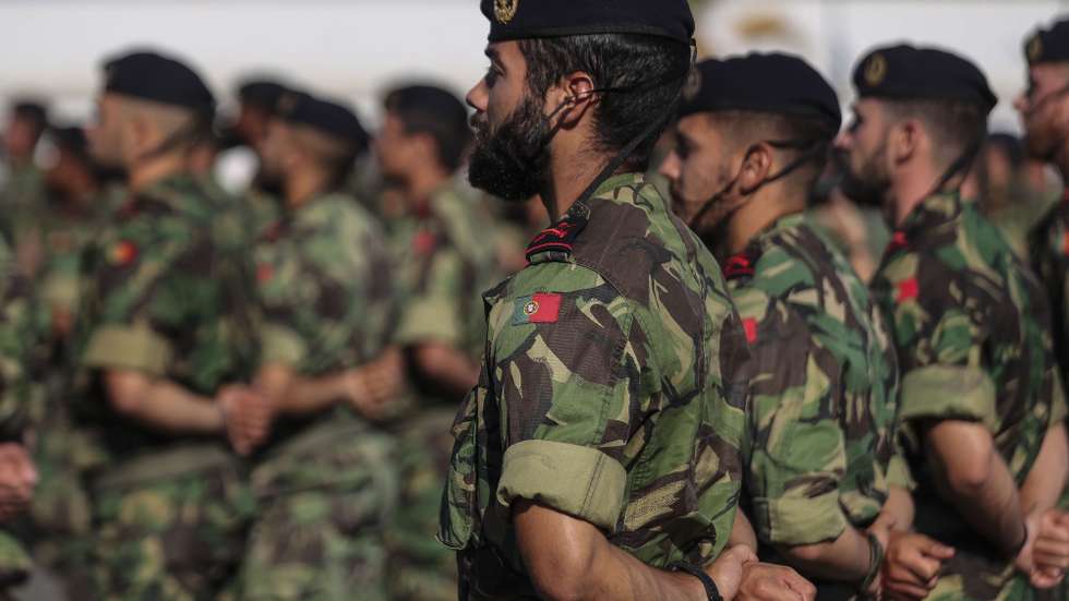 A Força de Fuzileiros, composta por 146 militares da Marinha Portuguesa, regressa da Lituânia, após três meses de missão no quadro das medidas de tranquilização da NATO para o flanco leste da Aliança, cerimónia de receção aos militares portugueses presidida pelo chefe do Estado-Maior da Armada, almirante Henrique Gouveia e Melo (ausente da fotografia), em Figo Maduro, Lisboa, 29 de agosto de 2022. MIGUEL A. LOPES/LUSA