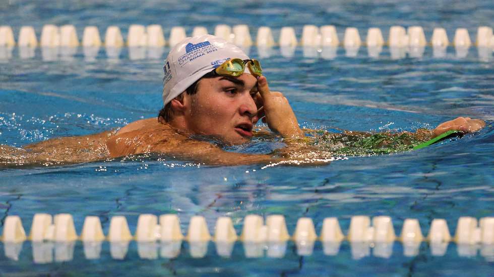 O jovem nadador português de 17 anos do SL Benfica Diogo Ribeiro durante um treino no Complexo de Piscinas do Jamor em Oeiras, 23 de novembro de 2022. Diogo Ribeiro conquistou três medalhas de ouro nos Mundiais de juniores, em Lima, no Peru, e é o primeiro português a superar a marca dos 47 segundos, ao nadar o primeiro percurso dos 4x100 livres em 46,65 segundos. (ACOMPANHA TEXTO DA LUSA DO DIA 24 DE DEZEMBRO DE 2022). TIAGO PETINGA/LUSA