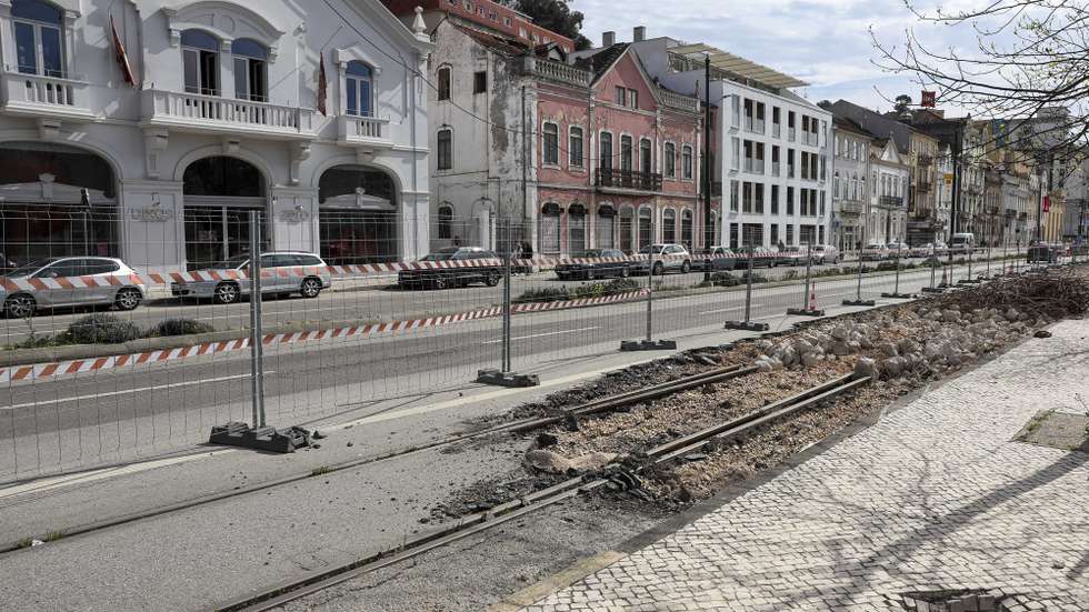 Obras do projeto do Metrobus, da Metro Mondego-sistema de mobilidade de Mondego, em Coimbra, 16 de março de 2023. (ACOMPANHA TEXTO DE 19 DE MARÇO DE 2023). PAULO NOVAIS/LUSA