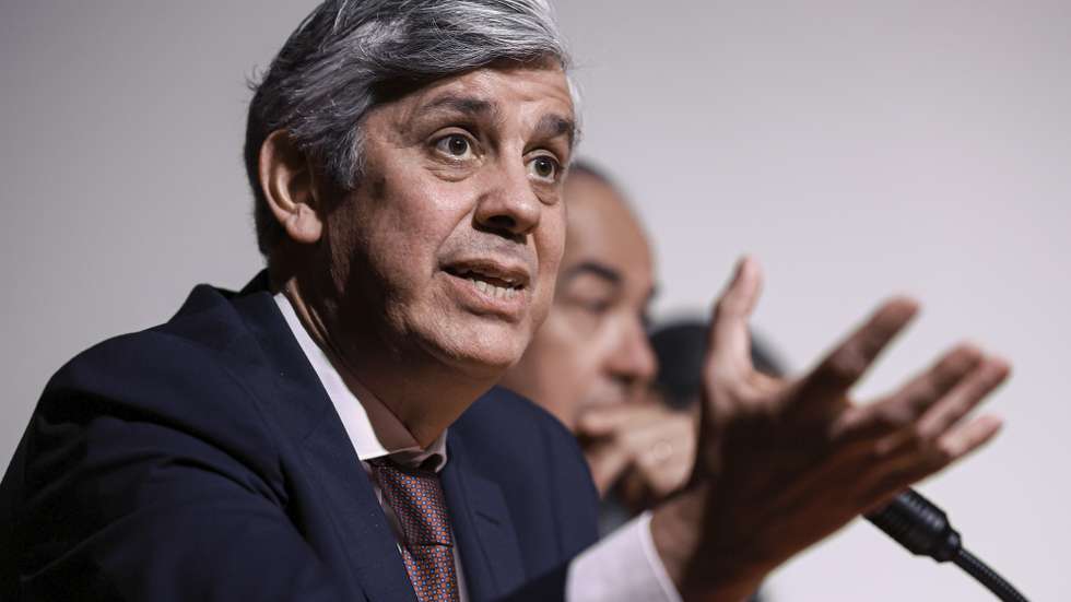 Mário Centeno, governador do Banco de Portugal, durante a aula aberta que deu à comunidade escolar na Escola Secundária João de Deus, em Faro, 20 de janeiro de 2023. LUÍS FORRA/LUSA