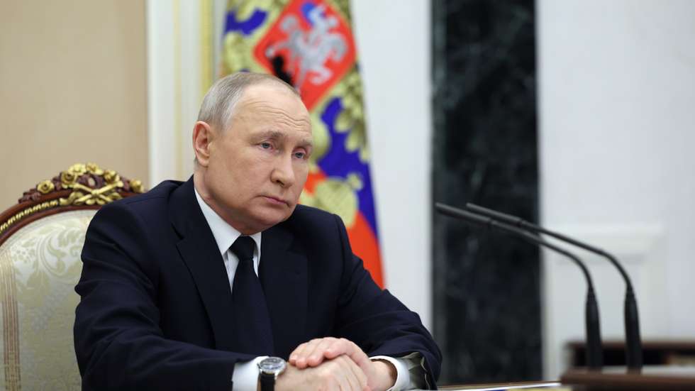 epa10543194 Russian President Vladimir Putin during his meeting with Transport Minister Vitaly Savelyev in Moscow, Russia 25 March 2023.  EPA/GAVRIIL GRIGOROV / SPUTNIK / KREMLIN POOL MANDATORY CREDIT