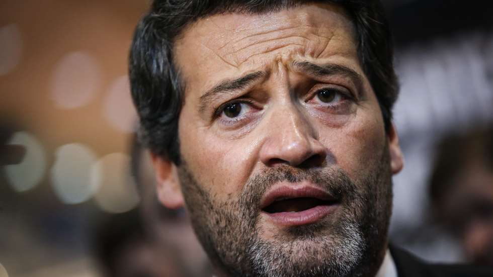 O presidente do Chega, André Ventura, fala aos jornalistas durante a visita à Futurália na FIL (Feira Internacional de Lisboa), em Lisboa, 24 de março de 2023. RODRIGO ANTUNES/LUSA