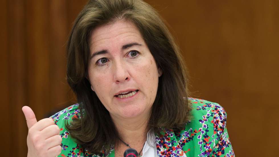 A ministra do Trabalho, Solidariedade e Segurança Social, Ana Mendes Godinho, intervém na sua audição perante Comissão de Trabalho, Segurança Social e Inclusão, na Assembleia da República, em Lisboa, 19 de abril de 2023. MANUEL DE ALMEIDA/LUSA