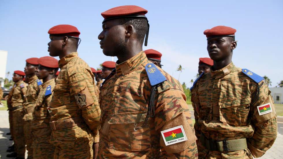 epa10522837 Burkina Faso special forces take part on the last day of the US-led Flintlock 2023 annual military training exercise, hosted by the International Counterterrorism Academy in Jacqueville, Ivory Coast, 14 March 2023. Flintlock is US Africa Command's first and largest annual special operations exercise combining military and law enforcement to build the capabilities of African and international special operations forces. The exercise, which has been held since 2005, is conducted on the basis of mutual respect and collaboration to advance the common interests of regional stability. The host countries this year are Ghana and Ivory Coast, with about 1,300 soldiers from 30 countries participating.  EPA/LEGNAN KOULA
