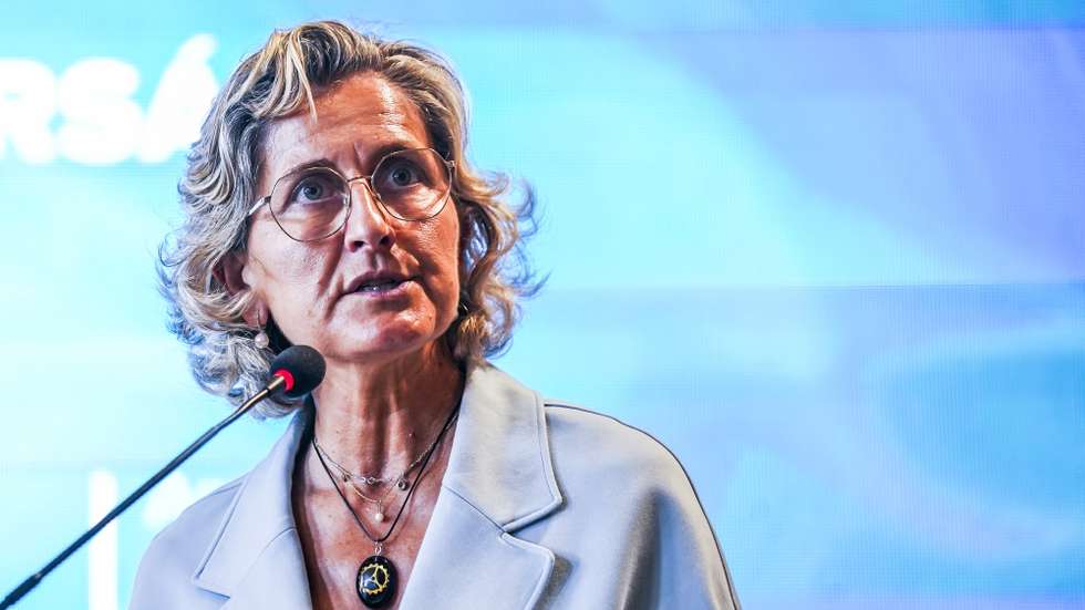 A ministra da Coesão Territorial, Ana Abrunhosa, discursa na abertura da conferência “Estado da Arte – O Minho no Portugal de Amanhã", no âmbito das comemorações de aniversário da Associação Empresarial do Minho (AEMinho) a decorrer no Forte Santiago da Barra em Viana do Castelo, 26 de maio de 2023. HUGO DELGADO/LUSA