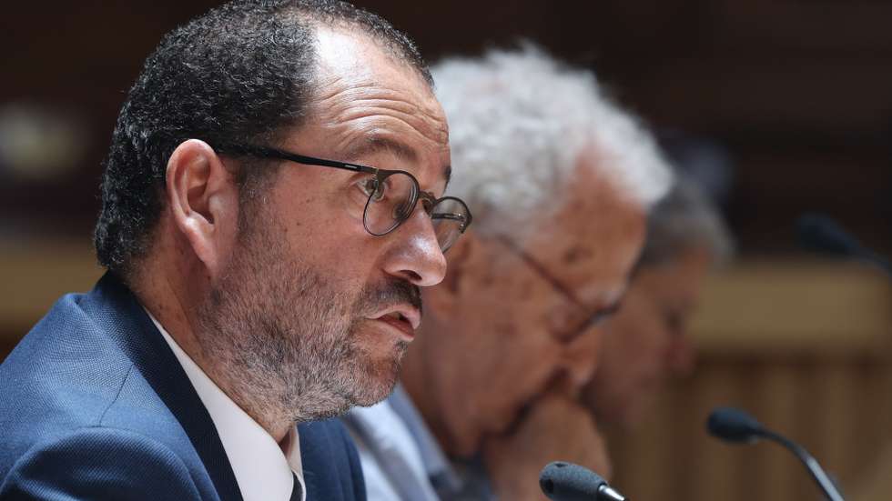 O ministro da Educação, João Costa, intervém durante a sua audição perante a Comissão de Educação e Ciência, na Assembleia da República, em Lisboa, 12 de julho de 2023. ANTÓNIO COTRIM /LUSA