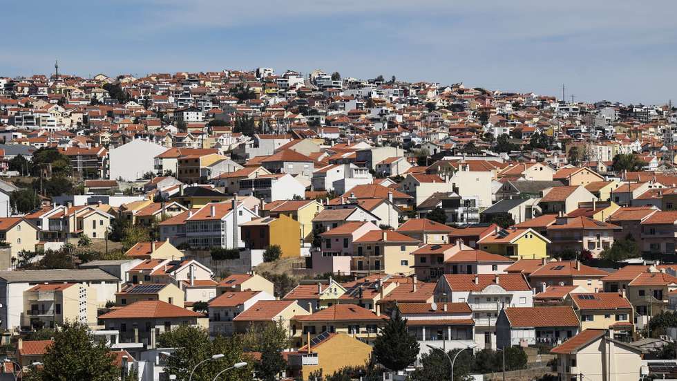 Prestação da casa agrava-se em todos os prazos mas subida abranda em dezembro