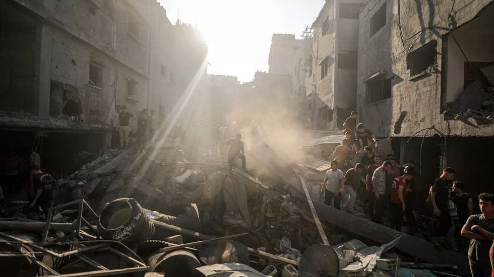 epa10914352 A destroyed house following an Israeli air strike in the western Shati refugee camp, western Gaza Strip, on October 12, 2023. More than 1,200 Palestinians were killed and more than 5,000 injured, according to the Palestinian Ministry of Health. After Israel began bombing the Palestinian Strip in response to the attacks carried out by the Islamic movement Hamas on Israel from the Gaza Strip on October 7. More than 3,000 people, including 1,500 Hamas militants, have been killed and thousands wounded in Gaza and Israel since October 7, according to Israeli military sources and Palestinian officials.  EPA/HAITHAM IMAD