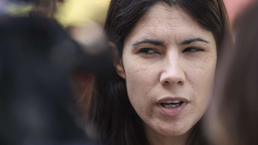 A coordenadora nacional do Bloco de Esquerda (BE), Mariana Mortágua, participa na concentração de trabalhadores e reformados do Grupo CGD, organizada pelo Sindicato de Trabalhadores das Empresas do grupo Caixa Geral de Depósitos (STEC), no âmbito da Campanha "Pela Dignidade no Trabalho", em Lisboa, 12 de outubro de 2023. ANDRÉ KOSTERS/LUSA