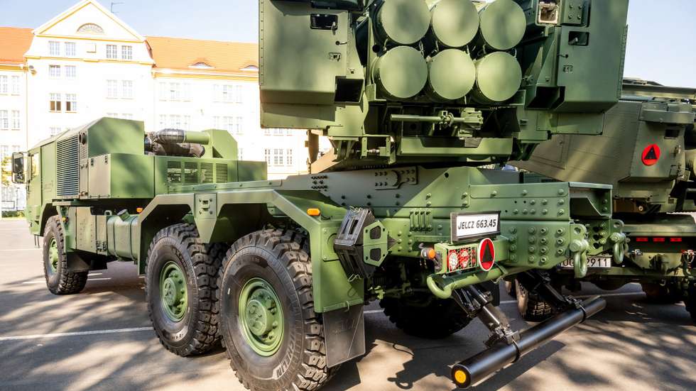 epa10854507 M142 High Mobility Artillery Rocket System "HIMARS" at the Artillery and Armaments Training Center in Torun, Poland, 11 September 2023. A framework agreement for the procurement of M142 HIMARS rocket launcher elements for the HOMAR-A system has been approved.  EPA/Tytus Zmijewski POLAND OUT