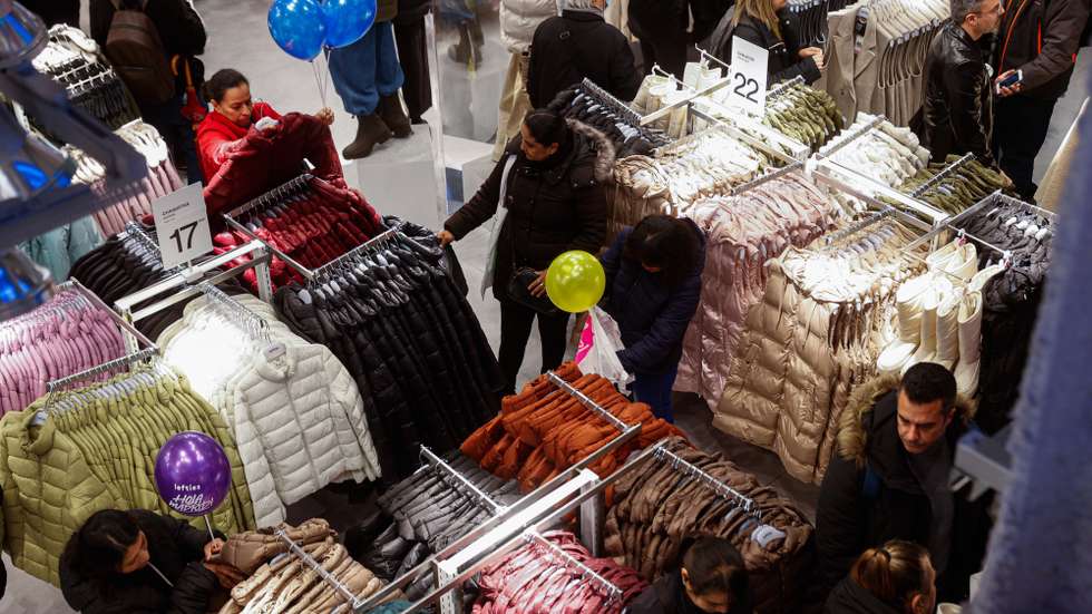 epa10356293 Shoppers at the Lefties Digital Store Montera Madrid in downtown Madrid, central Spain, during its opening on 09 December 2022. Lefties is one of the brands of Inditex group with the cheapest prices. With 4,000 square meters distributed over three floors, this Lefties store is the biggest one in the world.  EPA/JUAN CARLOS HIDALGO