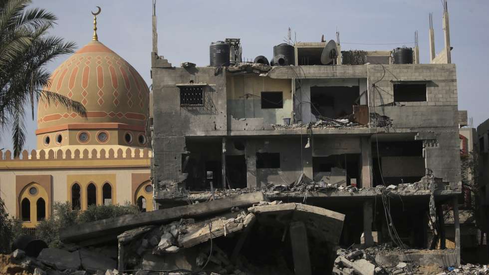 epa11038802 A view of a destroyed house following an Israeli air strike in Al Nusairat refugee camp, Gaza Strip, 20 December 2023. Israeli forces resumed military strikes on Gaza after a week-long truce expired on 01 December. More than 18,000 Palestinians and at least 1,200 Israelis have been killed, according to the Palestinian Health Ministry and the Israel Defense Forces (IDF), since Hamas militants launched an attack against Israel from the Gaza Strip on 07 October, and the Israeli operations in Gaza and the West Bank which followed it. Since 07 October, up to 1.9 million people, or more than 85 percent of the population, have been displaced throughout the Gaza Strip, some more than once, according to the United Nations Relief and Works Agency for Palestine Refugees in the Near East (UNRWA), which added that most civilians in Gaza are in 'desperate need of humanitarian assistance and protection'.  EPA/MOHAMMED SABER