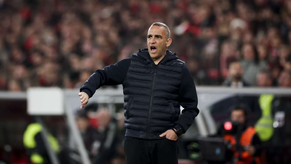 Famalicao head coach Joao Pedro Sousa reacts during their Portugal First League Soccer round 15 match against Benfica, held at Luz Stadium, Lisbon, Portugal, 29 December 2023. JOSE SENA GOULAO/LUSA