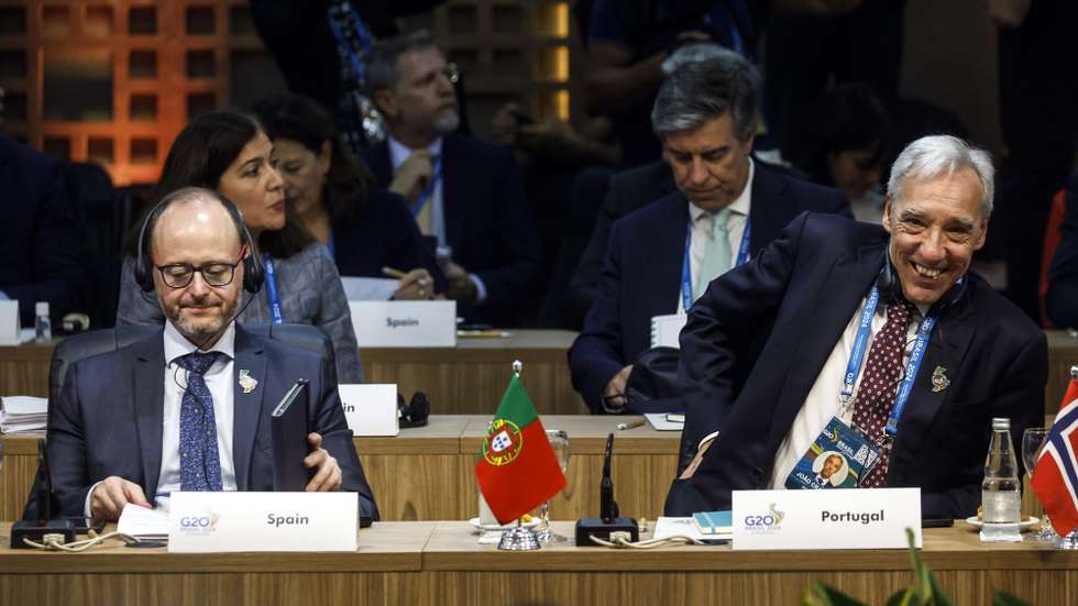 epa11170797 The Secretary of State for Foreign and Global Affairs of Spain Diego Martinez Belio (L), and the Minister of Foreign Affairs of Portugal Joao Gomes Cravinho, participate in the opening of the G20 Foreign Ministers' meeting in Rio de Janeiro, Brazil, 21 February 2024. The meeting of foreign ministers of the G20, a forum made up of the world's largest economies, began in Rio de Janeiro with a call from Brazil for peace and cooperation. The foreign ministers will focus the discussions on the reform of multilateral organizations, one of the issues promoted by Brazil as president of the forum.  EPA/Antonio Lacerda