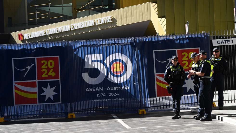 epa11197743 Police patrol the Melbourne Convention and Exhibition Centre during the 2024 ASEAN-Australia Special Summit in Melbourne, Australia, 04 March 2024. Australian Prime Minister Anthony Albanese and ASEAN Leaders will discuss business, climate and clean energy, emerging leadership, and maritime issues at this Special Summit, which marks 50 years since Australia became ASEAN's first Dialogue Partner in 1974.  EPA/JOEL CARRETT  AUSTRALIA AND NEW ZEALAND OUT