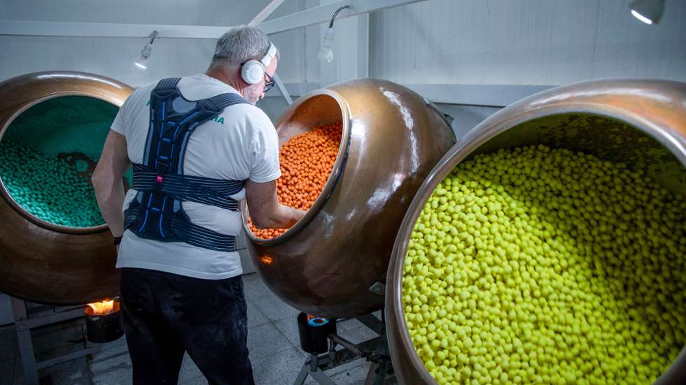 Com origem no Médio Oriente, trazidas para Portugal por influência da confeitaria francesa, as amêndoas doces eram antes produzidas em conventos