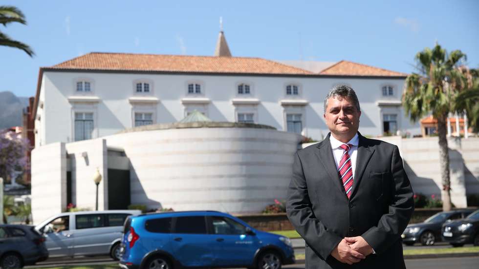 Miguel Pita, cabeça de lista pelo ADN (Alternativa Democrática Nacional) na Madeira às Eleições Legislativas da Madeira marcadas para 26 de maio, em entrevista à Agência Lusa, no Funchal, 23 de abril de 2024. (ACOMPANHA TEXTO DE 06-05-2024)  HOMEM DE GOUVEIA/LUSA