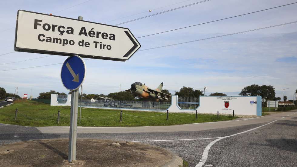 As opiniões dividem-se em Samora Correia entre os que estão contra o novo aeroporto na freguesia, os que consideram ser “um pau de dois bicos” e aqueles que veem vantagens para o desenvolvimento da região ribatejana, Samora Correia, Santarém, 06 de dezembro 2023. Samora Correia é uma freguesia do concelho de Benavente, no distrito de Santarém, e onde se situa, maioritariamente, o Campo de Tiro da Força Aérea, também conhecido como Campo de Tiro de Alcochete, uma das duas opções identificadas como viável para a localização do novo aeroporto de Lisboa. ACOMPANHA TEXTO DE 7 DE DEZEMBRO DE 2023). ANTÓNIO COTRIM/LUSA