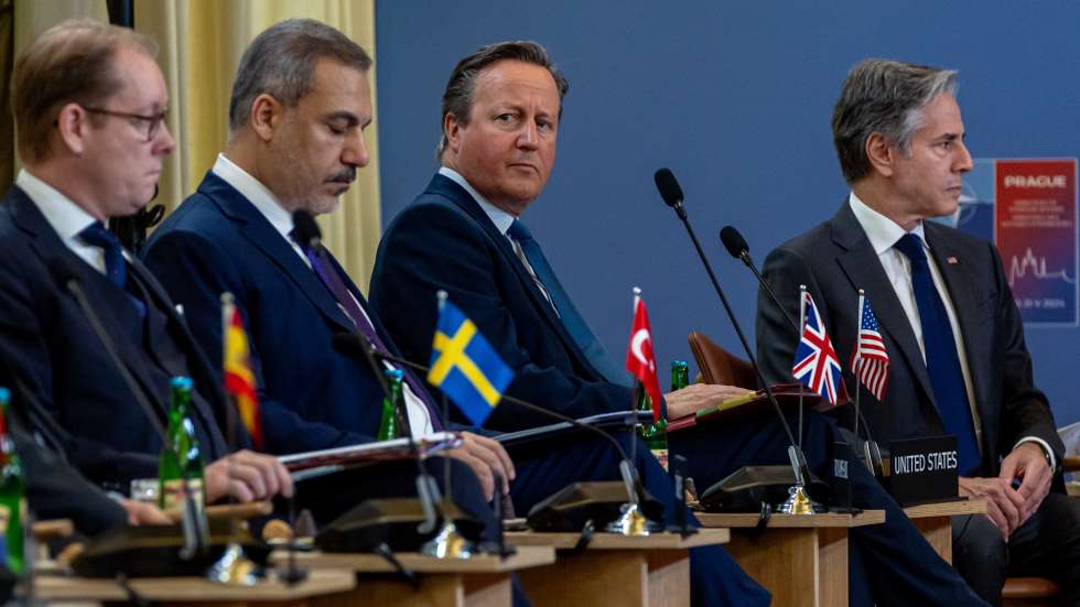 epa11381091 (L-R) Sweden's Foreign Minister Tobias Lennart Billstrom, Turkey's Foreign Minister Hakan Fidan, UK' Secretary of State David Cameron, and US Secretary of State Antony Blinken attend the informal NATO Foreign Ministers Meeting at Czernin Palace, in Prague, Czech Republic, 31 May 2024. One of the main topic of the two-day informal meeting of NATO foreign ministers is the search for consensus on the Alliance's next steps in support of Ukraine and discuss priorities for the upcoming NATO Washington Summit.  EPA/MARTIN DIVISEK / POOL
