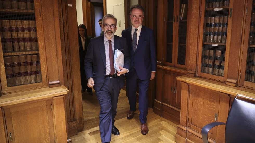 O ministro de Estado e dos Negócios Estrangeiros, Paulo Rangel, durante a sua audição na Comissão de Negócios Estrangeiros e Comunidades Portuguesas na Assembleia da República, em Lisboa, 18 de junho de 2024.  ANDRÉ KOSTERS/LUSA