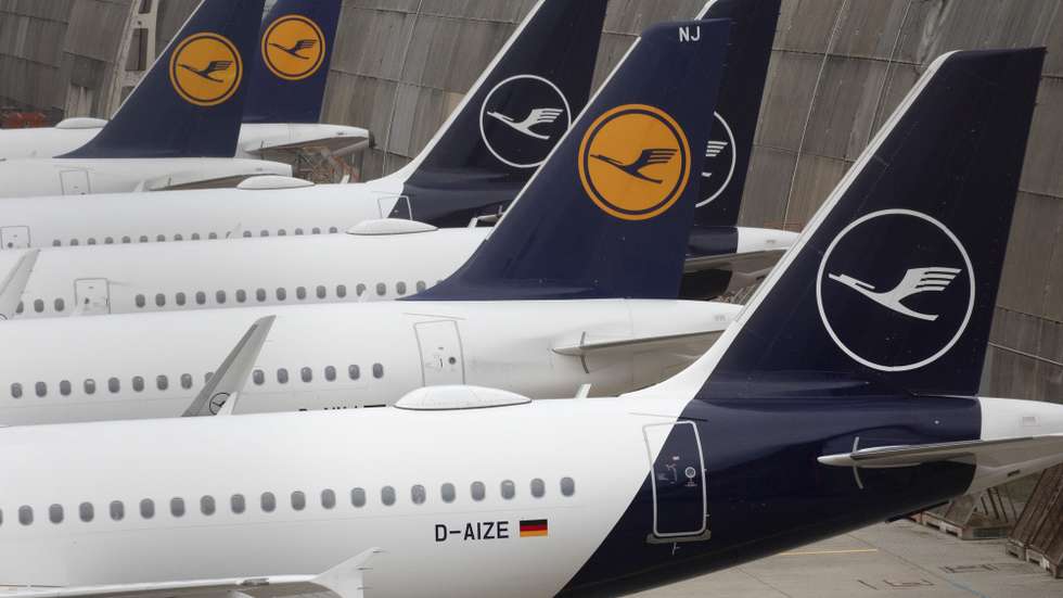 epa11215799 Lufthansa planes are seen stationed, at Frankfurt Airport, in Frankfurt am Main, Germany, 12 March 2024. The UFO cabin crew union has called on its members to strike, to press their demands for better wages. According to Lufthansa, 100,000 passengers should be affected by a two day strike in Frankfurt and Munich airport.  EPA/ANDRE PAIN