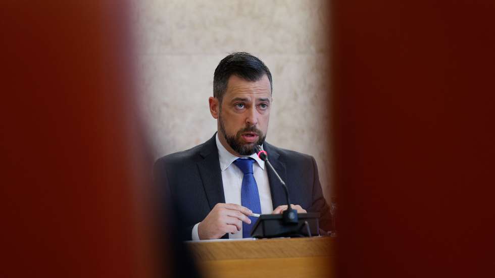 O novo diretor executivo do Serviço Nacional de Saúde (SNS), António Gandra d’Almeida, intervém durante a sua audição na Comissão de Saúde, sobre as "Altas Sociais", na Assembleia da República, em Lisboa, 03 de julho de 2024. ANTÓNIO PEDRO SANTOS/LUSA