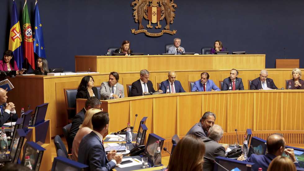 Miguel Albuquerque, presidente do XV Governo Regional da Madeira, esta manhã durante o debate do programa do XV Governo Regional da Madeira na Assembleia Legislativa da Madeira no Funchal, 18 de junho de 2024. HOMEM DE GOUVEIA/LUSA